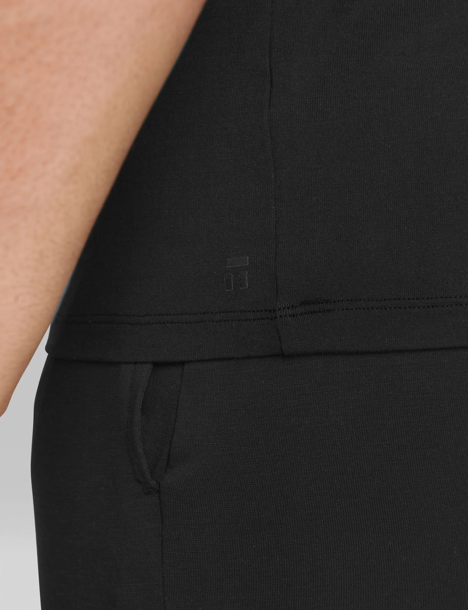Second Skin Sleep Pocket Tee - Image 16