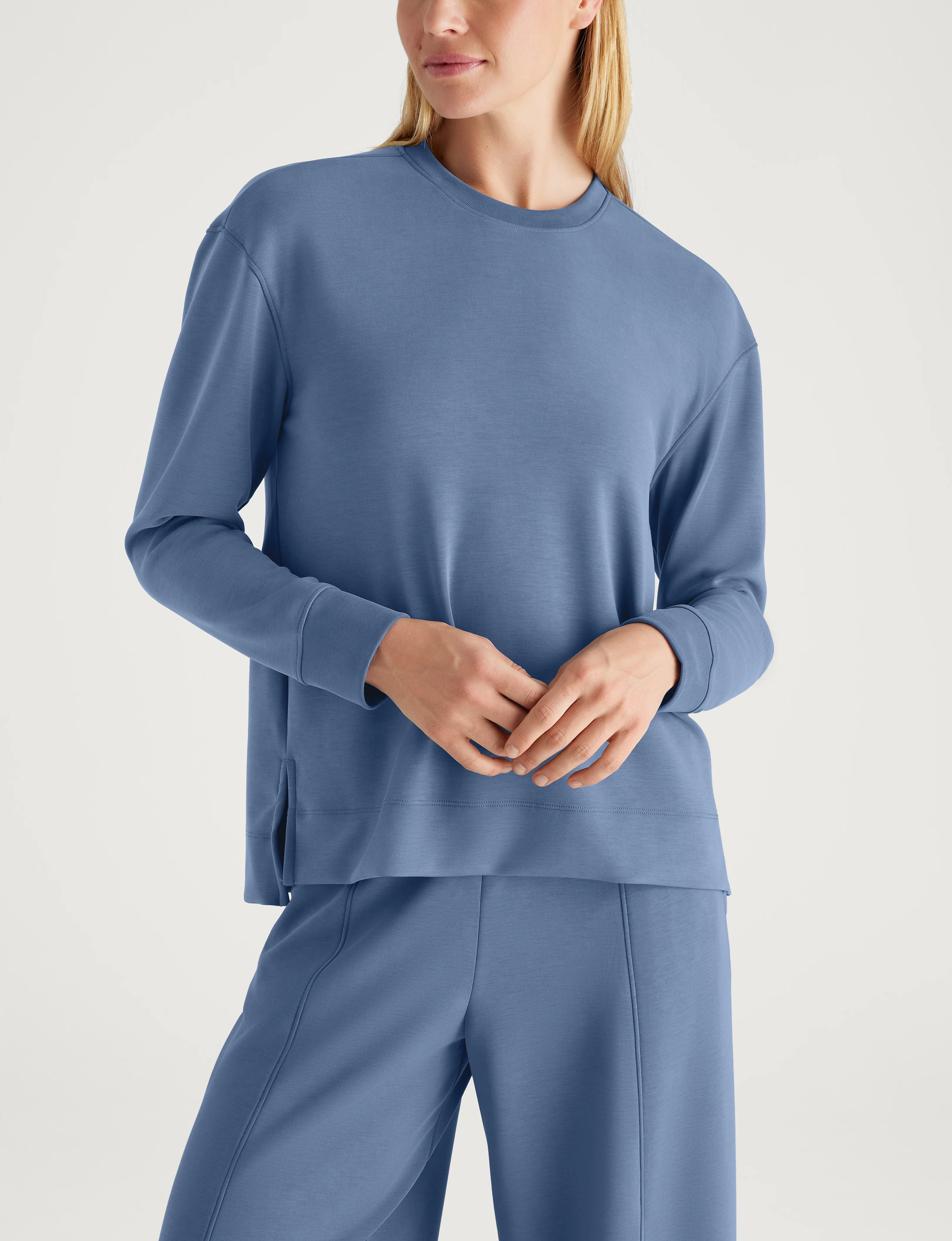 Women's Luxe Traveler Knit Long Sleeve Crew Neck - Image 8